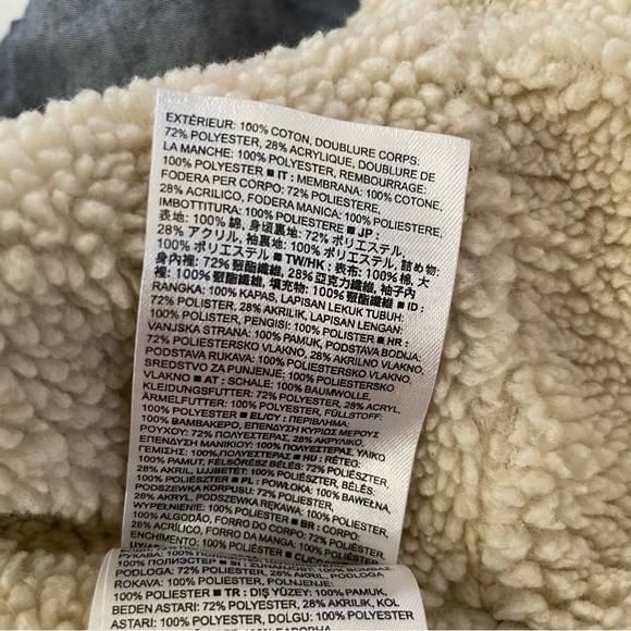 Baby Gap Quilted chambray with Sherpa lining. Toddler girl size 4 - Picture 9 of 9